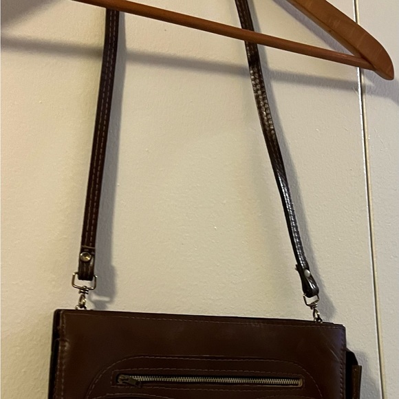 BUNDLE OF POCKETBOOKS 4 - Picture 9 of 12